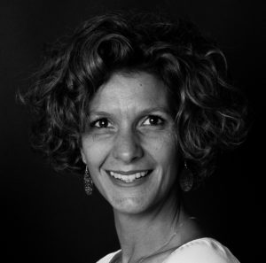 delphine conseillère déco chez jhabille vos fenêtres