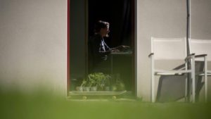 femme qui télétravail
